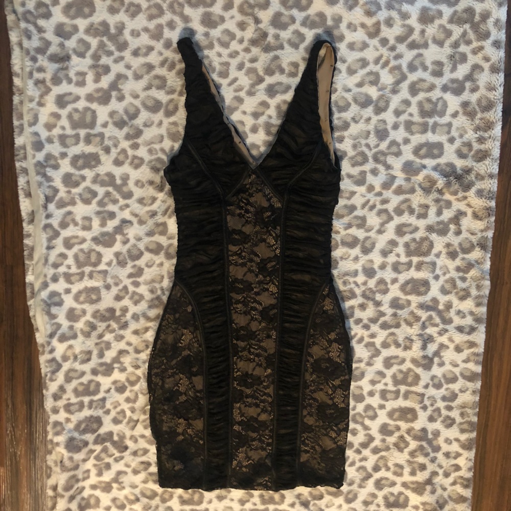 Blockout Classy black lace dress - Picture 2 of 3